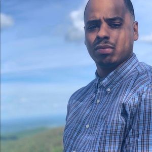 Meet your Posher, Dustin